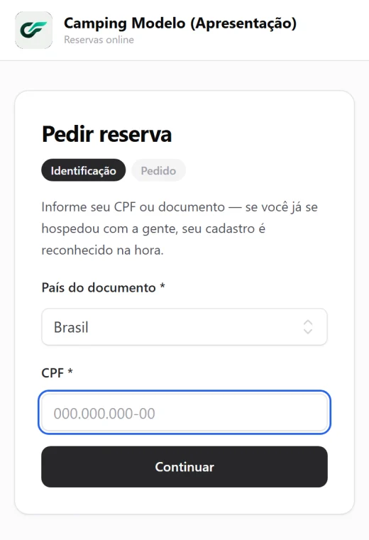 Página de pré-reserva do camping aberta no celular